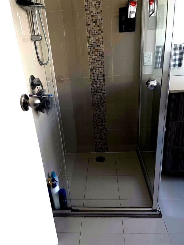 Shower recess, glass screen and mosaic feature tiles cleaned